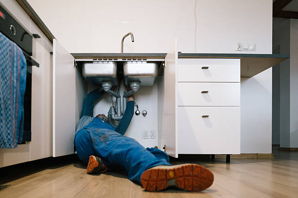 Professional Plumbing technician working in Eunice, NM